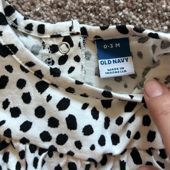 Old Navy Baby Black Dotted Ruffle-Trim Fall Romper Sz 0-3m NWT Spring Summer - Picture 3 of 5
